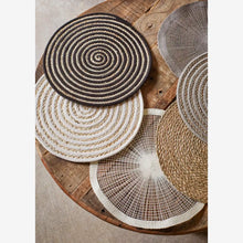 Load image into Gallery viewer, Corn Husk Placemat