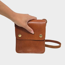 Load image into Gallery viewer, Tan Small Leather Crossbody Bag with Pop Closure