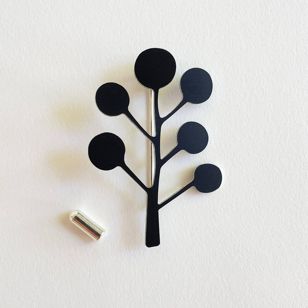 Black Kelp Pin