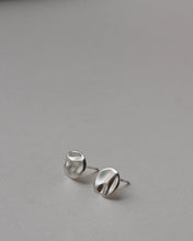 Load image into Gallery viewer, Lines + Current Océane Disc Earrings | various colours