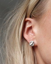 Load image into Gallery viewer, Lines + Current Océane Disc Earrings | various colours