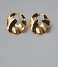 Load image into Gallery viewer, RAINN sculpt earrings | Gold Plate | Lines &amp; Current