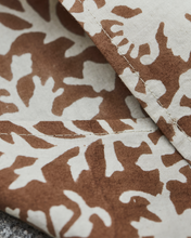 Load image into Gallery viewer, Nature Napkins | Set/4 | Brown + White