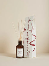 Load image into Gallery viewer, Plum + Ashby Cedarwood &amp; Pine Needles Diffuser