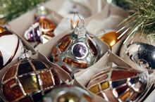 Load image into Gallery viewer, HKLiving CHRISTMAS ORNAMENTS | JEWELS OVAL