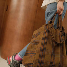 Load image into Gallery viewer, ELISA TOTE BAG | TARTAN