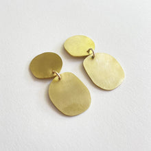 Load image into Gallery viewer, Brass Cobble Earrings