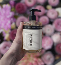 Load image into Gallery viewer, HUMDAKIN Hand Soap 03 - Peony + Cranberry - BTS CONCEPT STORE
