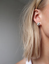 Load image into Gallery viewer, Lines + Current Océane Disc Earrings