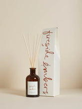 Load image into Gallery viewer, Plum &amp; Ashby Fireside Embers Diffuser